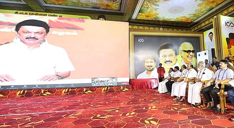திருவள்ளூரில் நடந் திமுக வாக்குச்சாவடி முகவர்கள் கூட்டத்தில் காணொலி வாயிலாக கலந்துகொண்ட முதல்வர் ஸ்டாலின்