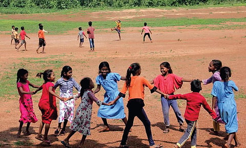 வெயிலோடு விளையாடி, வெயிலோடு உறவாடி...