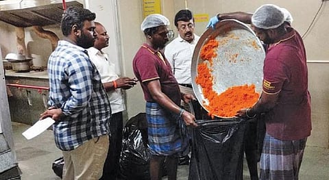 கோவையில் அதிக அளவு நிறமிகள் சேர்க்கப்பட்ட 501 கிலோ இனிப்பு, கார வகைகள் பறிமுதல்