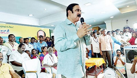 செய்யாறில் நடைபெற்ற பாமக வாக்குச்சாவடி பொறுப்பாளர்கள் கூட்டத்தில் பேசும் அக்கட்சியின் தலைவர் அன்புமணி ராமதாஸ்.