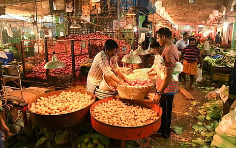 தீபாவளி பண்டிகையை முன்னிட்டு கோயம்பேடு காய்கறி சந்தைக்கு நவ.13 விடுமுறை