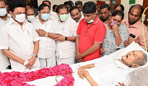 மார்க்சிஸ்ட் கம்யூனிஸ்ட் கட்சியின் மூத்த தலைவர் என்.சங்கரய்யாவின் உடலுக்கு முதல்வர் ஸ்டாலின் அஞ்சலி செலுத்தினார்