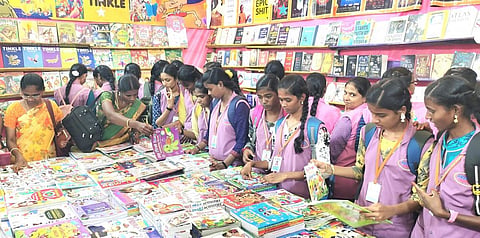 100+ அரங்குகள், லட்சக்கணக்கான புத்தகங்கள் - விருதுநகரில் தொடங்கியது 2-வது புத்தகத் திருவிழா!