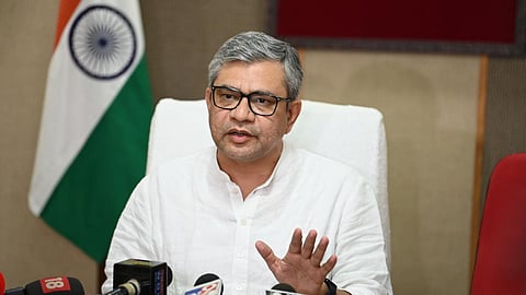 “டீப்ஃபேக் வீடியோக்கள் மீது உரிய நடவடிக்கை எடுக்காவிட்டால்..?'' - சமூக ஊடகங்களுக்கு மத்திய அரசு எச்சரிக்கை