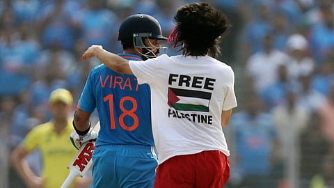 ODI WC Final | ஆடுகளத்துக்குள் பாலஸ்தீன ஆதரவாளர் நுழைந்ததால் பரபரப்பு