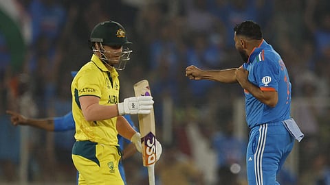 ODI WC Final | வார்னரை வெளியேற்றினார் ஷமி; பும்ரா வேகத்தில் மார்ஷ் அவுட்!