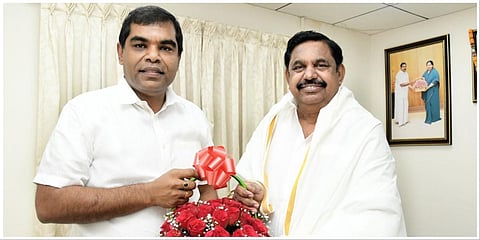 அதிமுக பொதுச் செயலாளர் எடப்பாடி பழனிசாமியுடன் ஆற்றல் அசோக்குமார்