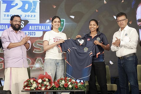 கேரள பெண்கள் கிரிக்கெட் அணியின் தூதுவராக கீர்த்தி சுரேஷ் நியமனம்
