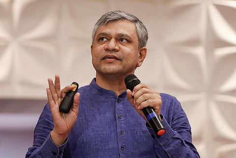 இந்தியாவில் விற்பனையாகும் செல்போன்களில் 99.2 சதவீதம் உள்நாட்டில் தயாரானவை: மத்திய அமைச்சர் அஷ்வினி வைஷ்ணவ் தகவல்