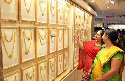 புதிய உச்சம் தொட்ட தங்கம் விலை: சவரனுக்கு ரூ.520 உயர்ந்து ரூ.47,320-க்கு விற்பனை