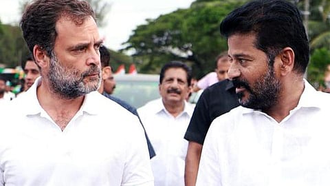 ராகுல் காந்தி தெலங்கானாவில் இந்திய ஒற்றுமை யாத்திரையை மேற்கொண்டபோது அவருடன் பயணித்த ரேவந்த் ரெட்டி. | கோப்புப் படம்