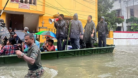 மிக்ஜாம் புயல் | சென்னை மற்றும் சுற்றுவட்டார மாவட்ட பொதுமக்களுக்கு தமிழக அரசின் அறிவுறுத்தல்