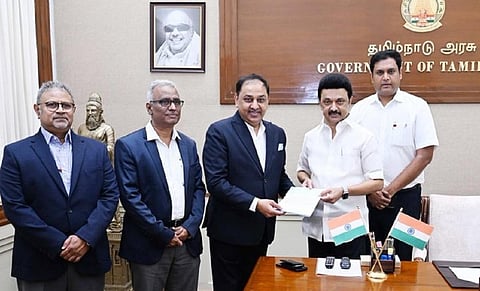‘மிக்ஜாம்’ பாதிப்பு | முதல்வர் பொது நிவாரண நிதிக்கு ரூ.3 கோடி வழங்கியது அசோக் லேலண்ட் நிறுவனம்
