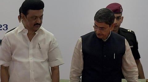 முதல்வருக்கும் ஆளுநருக்கும் இடையிலான பிரச்சினையில் நீதிமன்றம் தலையிட ஆளுநர் எதிர்பார்ப்பது ஏன்? - நீதிபதி கருத்து