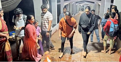 திருப்பதிக்கு பாதயாத்திரையாக சென்று வழிபட்ட தீபிகா படுகோன்