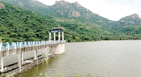 குமரியில் பெய்த கனம்ழையால் மாம்பழத்துறையாறு அணையில் நீர் மட்டம் முழு கொள்ளளவான 54 அடியை எட்டியது.