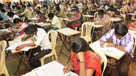 தமிழக இளைஞர்களுக்கு அரசு வேலை இனி கனவாகிவிடுமா?- டிஎஸ்பிஎஸ்சி தேர்வு அட்டவணை மீது ராமதாஸ் அதிருப்தி