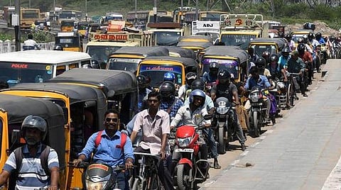 மேம்பால கட்டுமானப் பணியை முன்னிட்டு புளியந்தோப்பு பகுதியில் இன்று முதல் ஓராண்டுக்கு போக்குவரத்து மாற்றம்