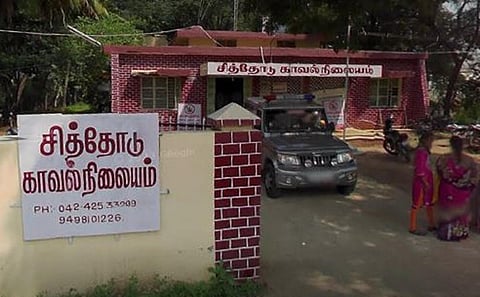 சாலை விபத்தில் குழந்தையுடன் தாய் உயிரிழப்பு: சித்தோடு போலீஸார் விசாரணை