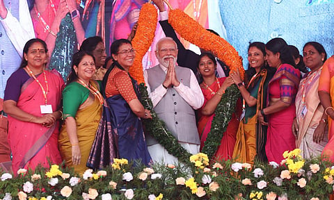 கேரளாவின் எல்டிஎஃப், யுடிஎஃப் கூட்டணிகள் ‘பெண் சக்தி’யை பலவீனமாக கருதுகின்றன: பிரதமர் மோடி