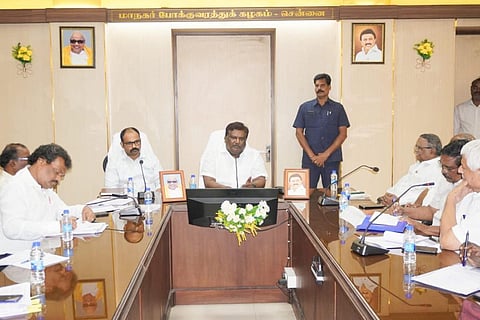 ஒருநாள் அவகாசம் கேட்ட தமிழக அரசு - வேலைநிறுத்த முடிவு தொடரும் என போக்குவரத்து தொழிற்சங்கங்கள் தகவல்