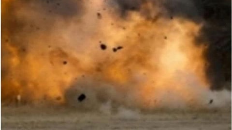 குண்டுவெடிப்பு தாக்குதலில் 6 போலீஸார் உயிரிழப்பு
