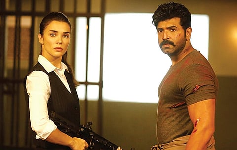 கோலிவுட் ஜங்ஷன்: எமியின் பாராட்டு!