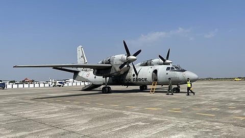 விமானப்படையின் An-32 விமானம்