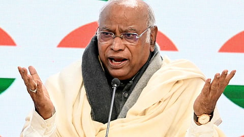 இண்டியா கூட்டணி தலைவராக மல்லிகார்ஜுன கார்கே தேர்வு: ஒருங்கிணைப்பாளர் பதவியை ஏற்க நிதிஷ் மறுப்பு
