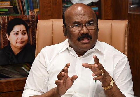 பொங்கலுக்காக சொந்த ஊருக்கு புறப்பட்டவர்களை புலம்ப வைத்துள்ளது திமுக அரசு: அதிமுக
