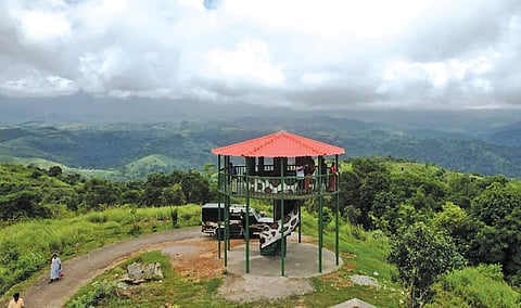 கூடலூர் அருகே நாடுகாணியில் உள்ள தாவர மரபியல் பூங்கா.