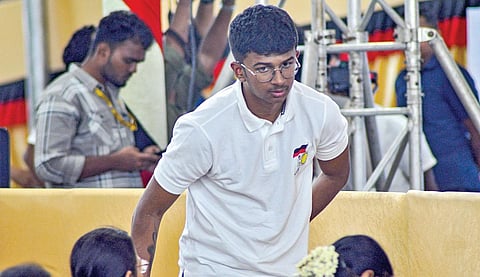 சேலம் திமுக இளைஞரணி மாநாட்டில் பங்கேற்ற இன்பநிதி: திமுகவினர் ஆரவாரம்