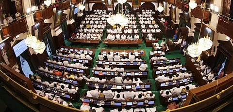 தமிழக சட்டப்பேரவை நிகழ்வுகளை முழுமையாக நேரலை செய்வதில் என்ன பிரச்சினை? - உயர் நீதிமன்றம் கேள்வி
