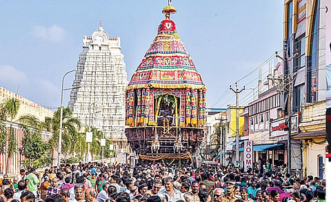 `ரங்கா, ரங்கா' கோஷம் விண்ணதிர ஸ்ரீரங்கம் ரங்கநாதர் கோயில் தை தேரோட்டம்: ஆயிரக்கணக்கான பக்தர்கள் வடம் பிடித்தனர்