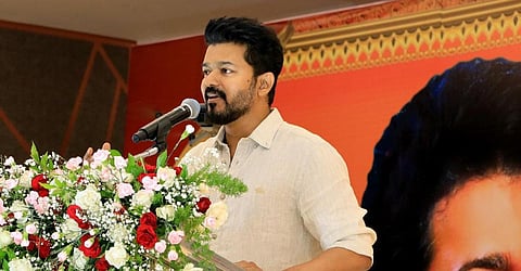 நிர்வாகிகளுடன் விஜய் ஆலோசனை: கட்சி தொடங்க ஆயத்தம்?