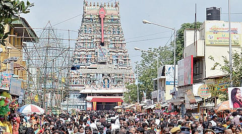 வடபழனி முருகன் கோயிலுக்குள் தீபம் ஏற்ற அனுமதிக்க கோரிக்கை
