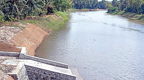 கண் போன போக்கிலே கால் போகலாமா...