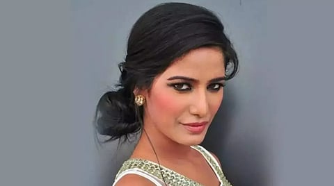 கர்ப்பப்பை புற்றுநோயால் பாலிவுட் நடிகை பூனம் பாண்டே உயிரிழப்பு