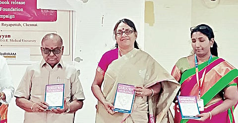டாக்டர் வி.எஸ்.நடராஜன் முதியோர் நல அறக்கட்டளையின் முப்பெரும் விழா சென்னை ராயப்பேட்டையில் நேற்று நடைபெற்றது. விழாவில், அறக்கட்டளை நிறுவனர் டாக்டர் வி.எஸ்.நடராஜன் எழுதிய ‘Text book on geriatric nursing’ புத்தகத்தை தமிழ்நாடு டாக்டர் எம்ஜிஆர் பல்கலைக்கழகத்தின் முன்னாள் துணைவேந்தர் சுதா சேஷய்யன் வெளியிட்டார். உடன், அறக்கட்டளை இணை நிறுவனர் ராஜசேகரன் மணிமாறன், கலைமாமணி ஏர்வாடி எஸ்.ராதாகிருஷ்ணன், துணை ஆசிரியர் கவுசல்யா சாரதி.