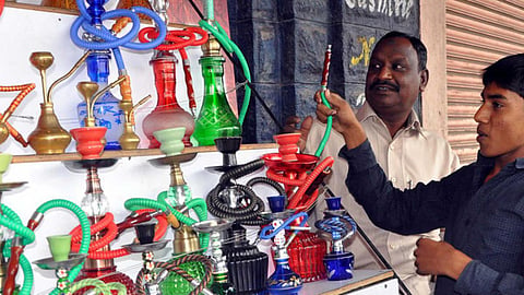 `ஹுக்கா’ பார்லர்களுக்கு தெலங்கானாவில் தடை