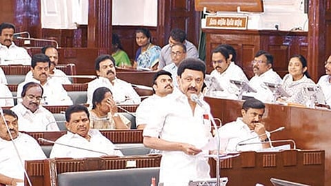 தொகுதி மறு சீரமைப்பு மற்றும் ஒரே நாடு, ஒரே தேர்தல் தொடர்பாக சட்டப்பேரவையில் 2 அரசினர் தனி தீர்மானங்களை முதல்வர் ஸ்டாலின் நேற்று முன்மொழிந்து பேசினார்.