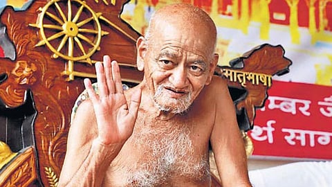 இறக்கும் வரை உண்ணாவிரதம் மேற்கொண்ட சமண மடாதிபதி ஆச்சார்ய வித்யாசாகர் மகராஜ் மறைவு