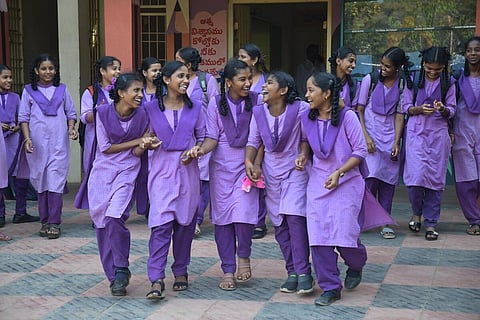 ரூ.300 கோடியில் 15,000 ஸ்மார்ட் வகுப்பறைகள்: தமிழக பட்ஜெட் 2024-ல் பள்ளிக் கல்வி அறிவிப்புகள்