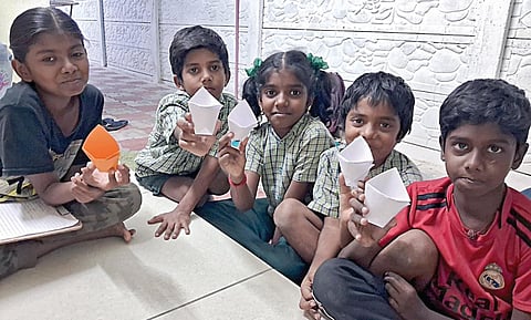 கட்டிப்போட்ட காகிதக் கலை