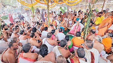 ஸ்ரீசைலம் மல்லிகார்ஜுனர் கோயில் கும்பாபிஷேகம்: காஞ்சி பீடாதிபதி ஸ்ரீ விஜயேந்திரர் பங்கேற்பு