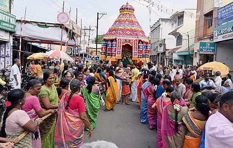 மாசிமக விழா: கும்பகோணத்தில் 5 கோயில்களில் தேரோட்டம் கோலாகலம்
