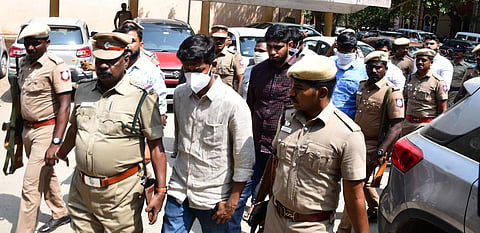 பொள்ளாச்சி பாலியல் வழக்கு: கைதான 9 பேர் ஓர் ஆண்டுக்குப் பின் நீதிமன்றத்தில் நேரில் ஆஜர்