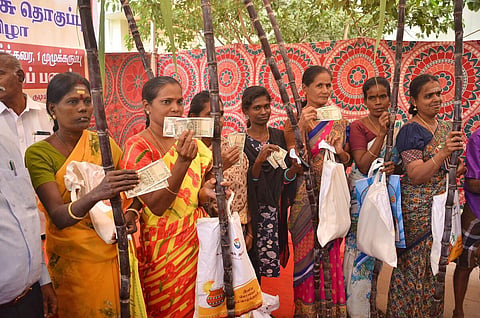 பொங்கல் பரிசுத்தொகை யாருக்கு வழங்கப்படவில்லை? - அறிக்கை தர தமிழக அரசுக்கு உத்தரவு