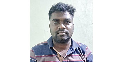 தினேஷ்குமார்