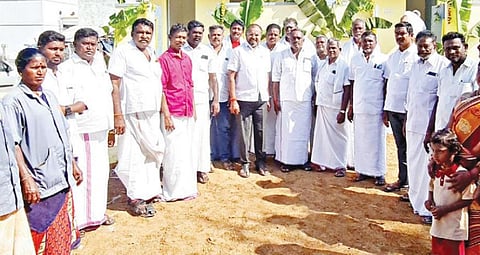 சேலம் மாவட்டத்துக்கு உட்பட்ட செல்லப்பிள்ளைக்குட்டை ஊராட்சி, மல்லகவுண்டனூர் பகுதி அருந்ததியர் மக்களின் 50 ஆண்டுகால கோரிக்கையை ஏற்று பொதுக்கழிப்பிடத்தை பாமக எம்எல்ஏ அருள் திறந்து வைத்தார்.